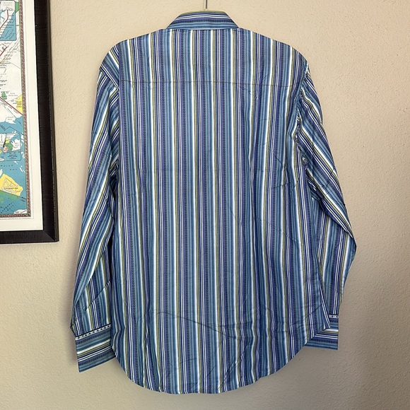 Traditional Button-Down from Robert Graham with Subtle Embroidered Details - Picture 6 of 6